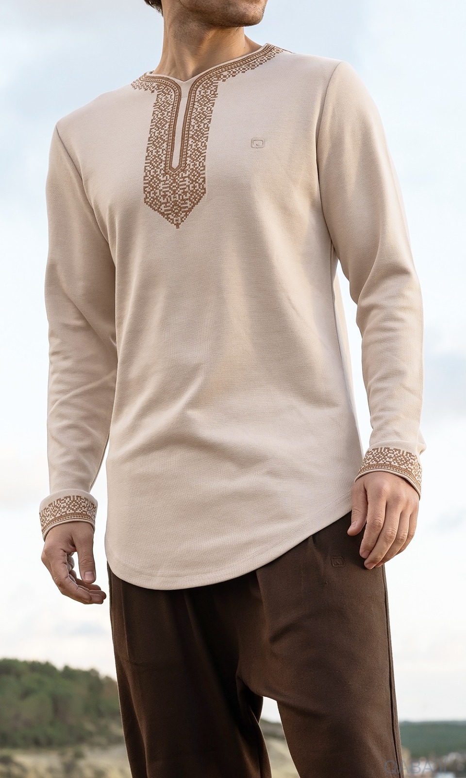 Pull Entniz Awqas Beige - QABAIL